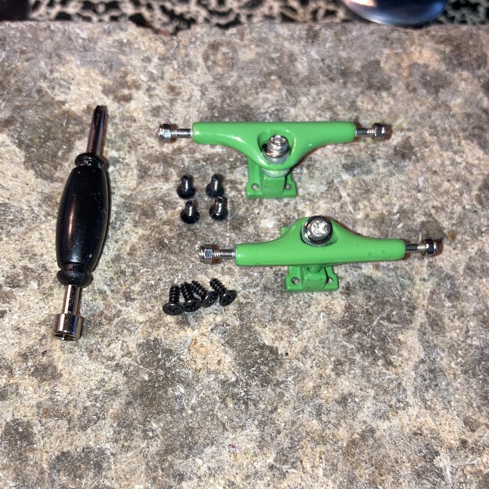 34mm reverse kingpin trucks for fingerboard